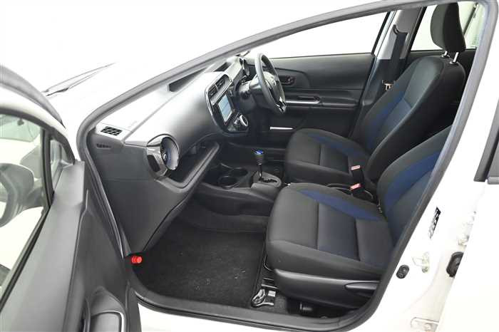 2021 Toyota Aqua 6AA-NHP10 (UW-69d9fa15a5c90)[11]