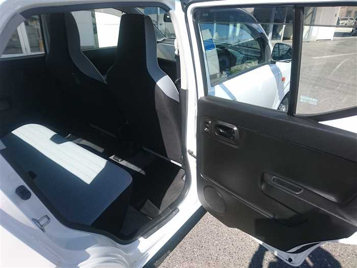 2017 Suzuki Alto HA36S (UW-69d9fa1b3d486)[13]