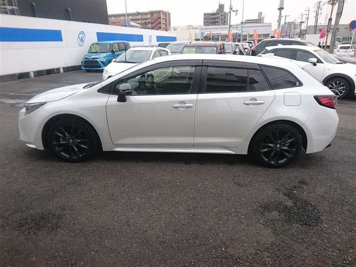 2022 Toyota Corolla Touring Wagon ZWE211W (UW-69d9fa1cd6fe3)[7]