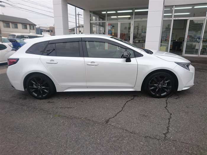 2022 Toyota Corolla Touring Wagon ZWE211W (UW-69d9fa1cd6fe3)[8]