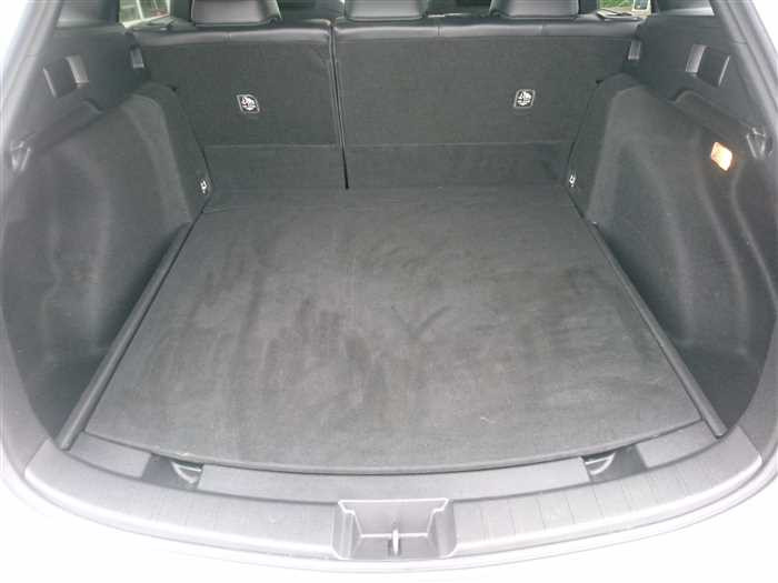 2022 Toyota Corolla Touring Wagon ZWE211W (UW-69d9fa1cd6fe3)[13]