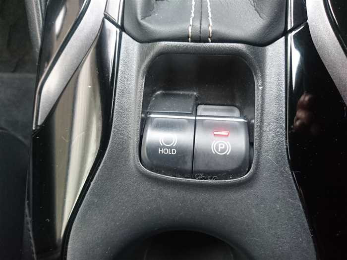 2022 Toyota Corolla Touring Wagon ZWE211W (UW-69d9fa1cd6fe3)[22]