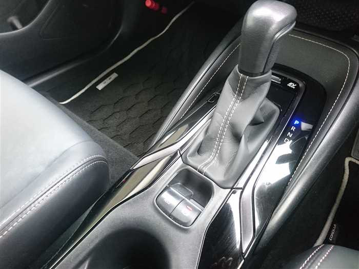 2022 Toyota Corolla Touring Wagon ZWE211W (UW-69d9fa1cd6fe3)[23]