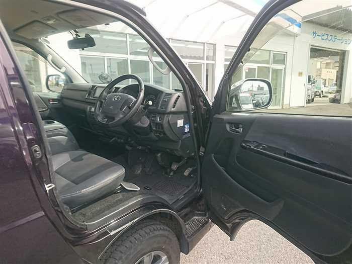 2016 Toyota Regiusace Van KDH201V (UW-69d9fa1d7bf28)[9]