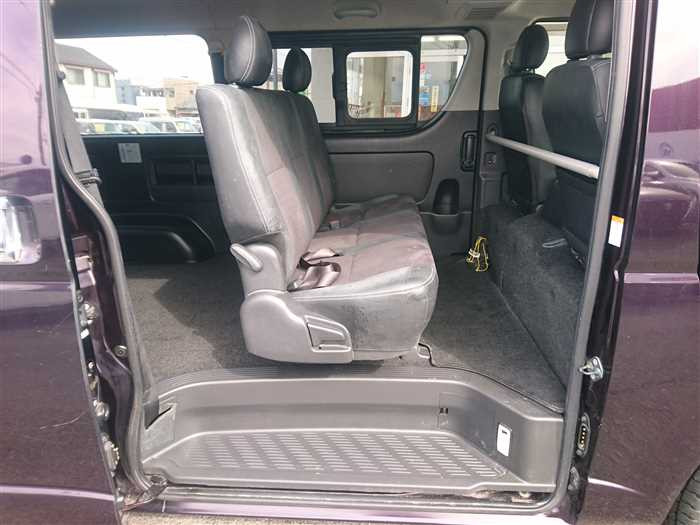 2016 Toyota Regiusace Van KDH201V (UW-69d9fa1d7bf28)[10]