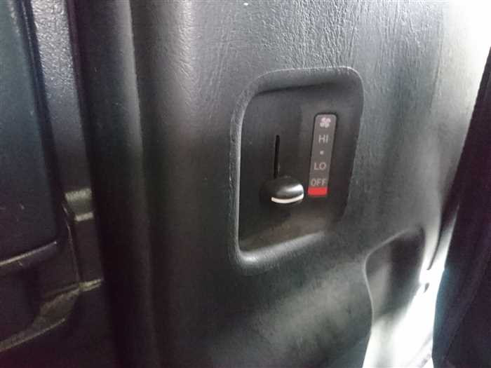 2016 Toyota Regiusace Van KDH201V (UW-69d9fa1d7bf28)[16]