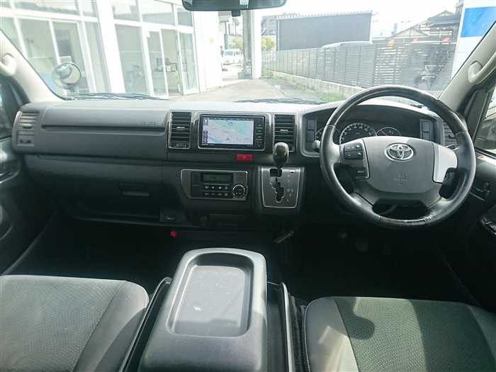 2016 Toyota Regiusace Van KDH201V (UW-69d9fa1d7bf28)[18]