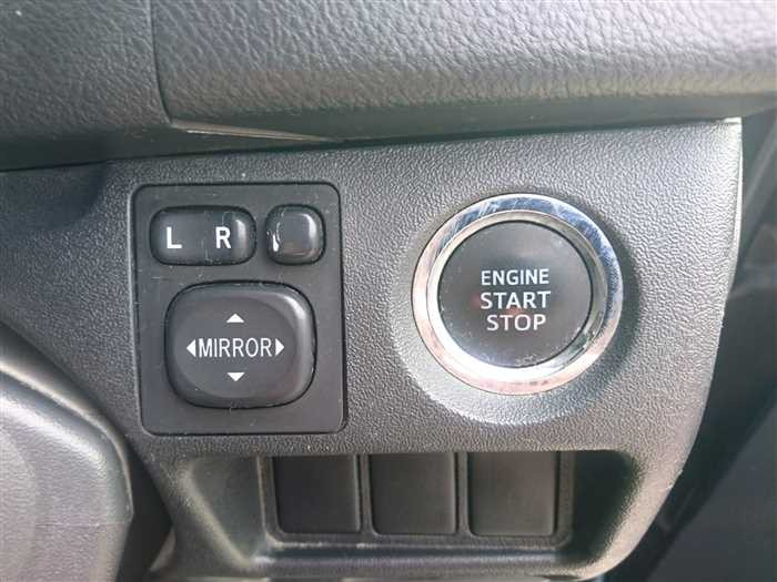 2016 Toyota Regiusace Van KDH201V (UW-69d9fa1d7bf28)[26]