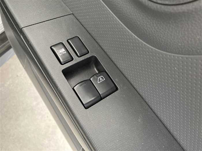 2019 Nissan Ad Van DBF-VY12 (UW-69d9fa1f022fb)[17]