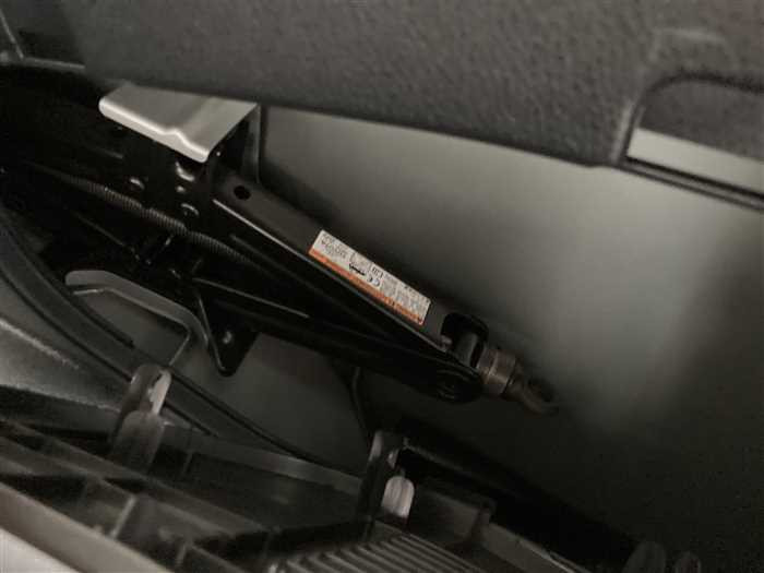 2024 Toyota Probox Van 6AE-NHP160V (UW-69d9fa20a489b)[12]