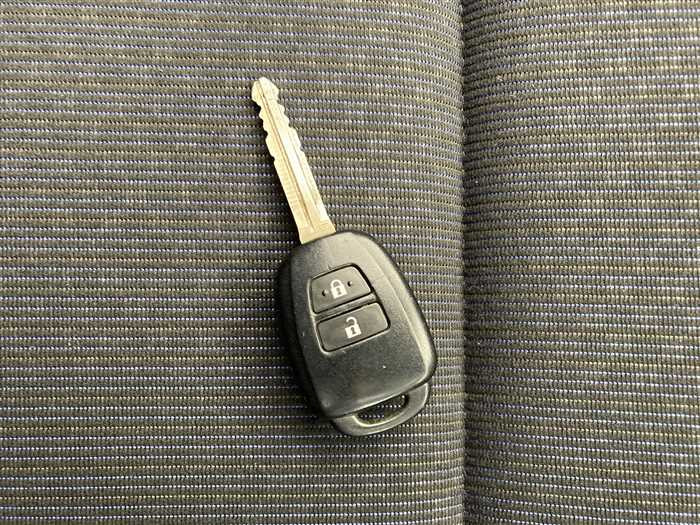 2024 Toyota Probox Van 6AE-NHP160V (UW-69d9fa20a489b)[22]