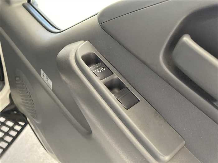 2015 Mazda Titan TRG-LHR85A (UW-69d9fa21aff13)[16]