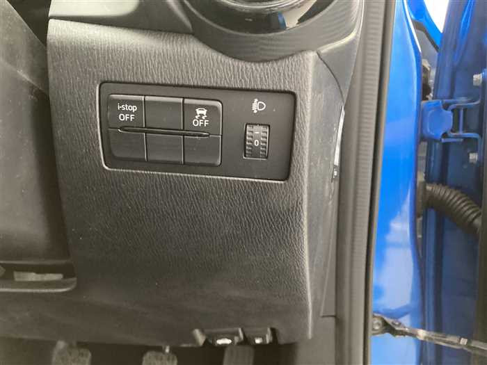 2017 Mazda Demio CBA-DJLFS (UW-69d9fa2193e30)[17]