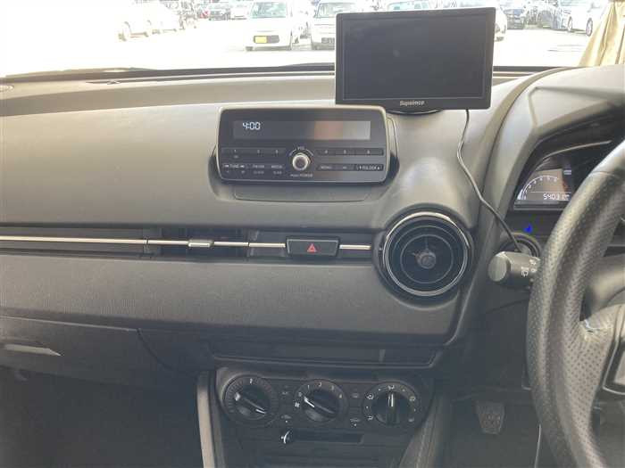 2017 Mazda Demio CBA-DJLFS (UW-69d9fa2193e30)[18]