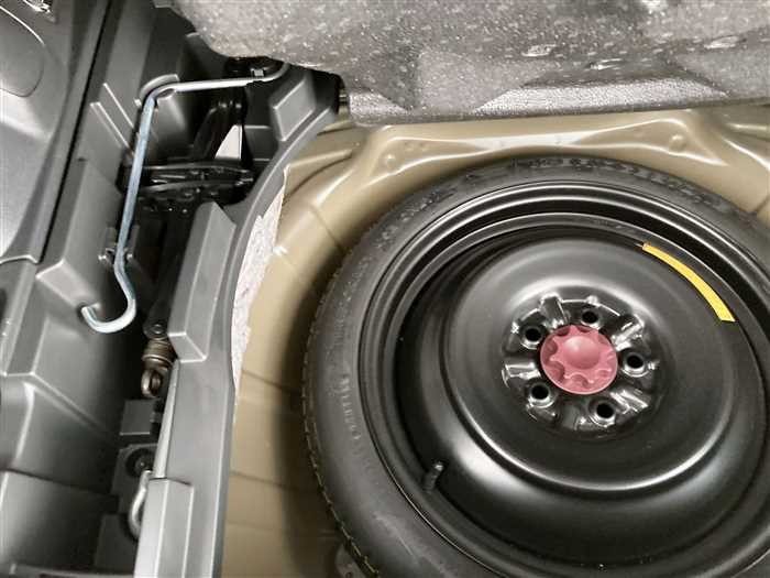 2011 Toyota Corolla Rumion DBA-ZRE152N (UW-69d9fa2250a1a)[12]