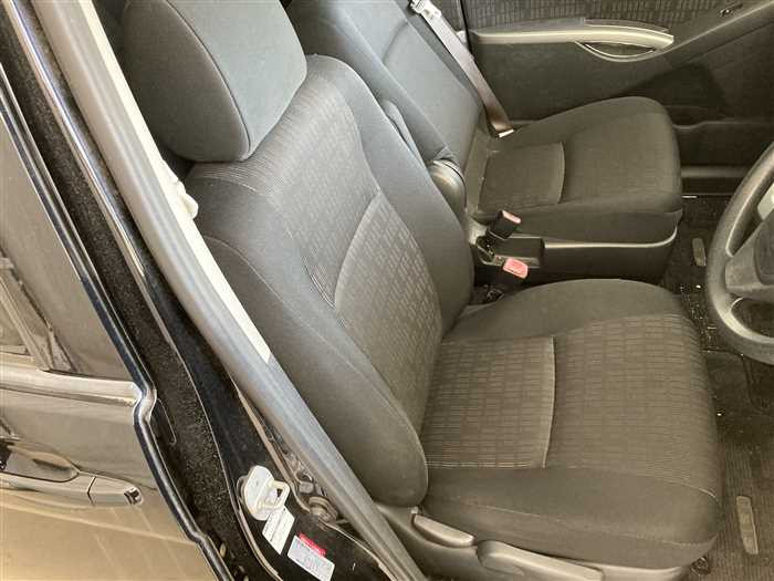 2012 Toyota Isis DBA-ZGM10W (UW-69d9fa2287310)[9]