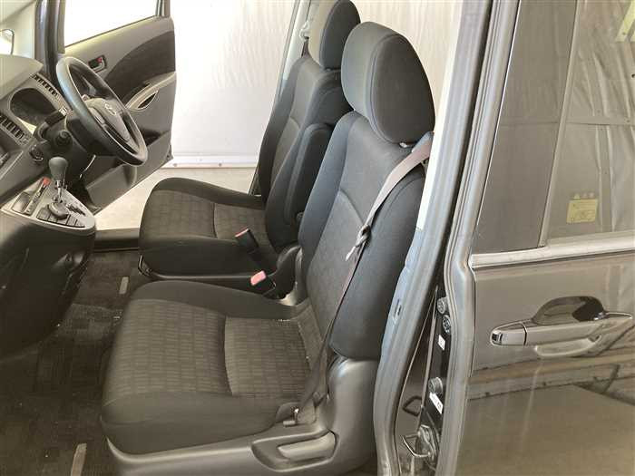 2012 Toyota Isis DBA-ZGM10W (UW-69d9fa2287310)[15]