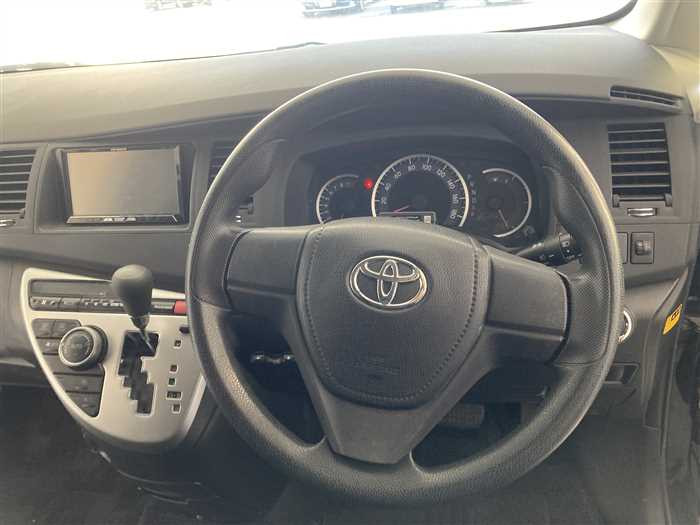 2012 Toyota Isis DBA-ZGM10W (UW-69d9fa2287310)[17]