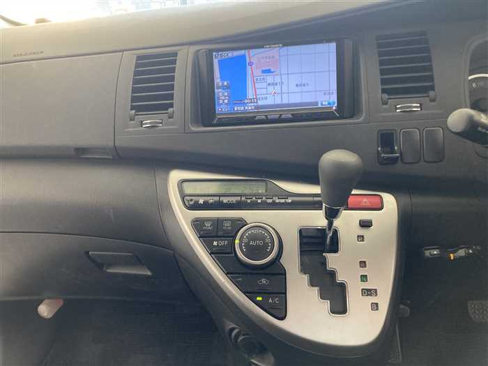 2012 Toyota Isis DBA-ZGM10W (UW-69d9fa2287310)[19]