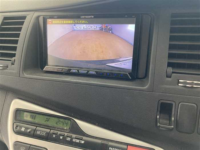 2012 Toyota Isis DBA-ZGM10W (UW-69d9fa2287310)[22]