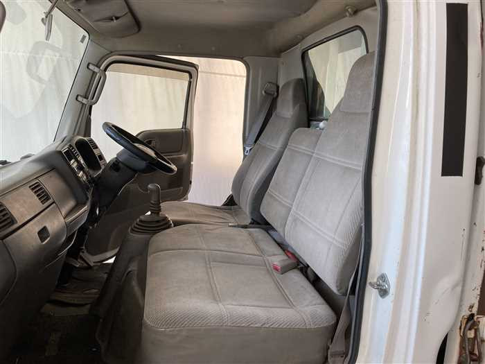 2001 Mazda Titan KK-WHF5T (UW-69d9fa27269ef)[12]