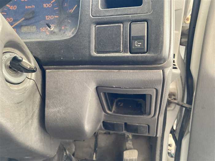 2001 Mazda Titan KK-WHF5T (UW-69d9fa27269ef)[14]