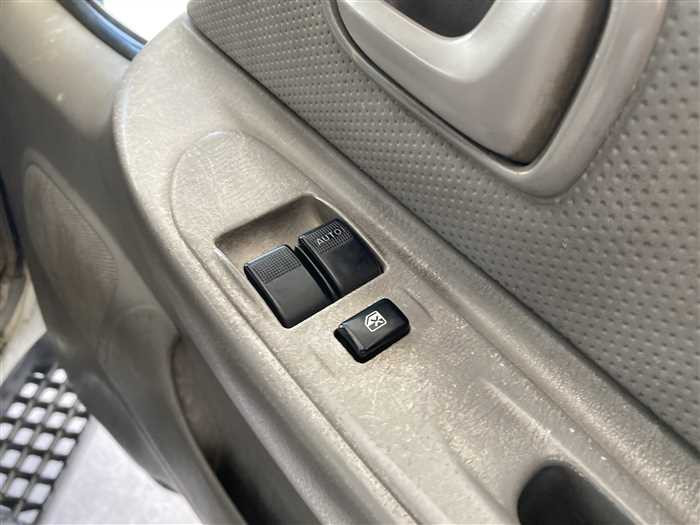 2001 Mazda Titan KK-WHF5T (UW-69d9fa27269ef)[15]