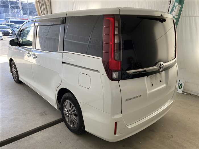 2016 Toyota Esquire DBA-ZRR80G (UW-69d9fa279a101)[4]