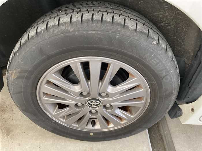 2016 Toyota Esquire DBA-ZRR80G (UW-69d9fa279a101)[8]