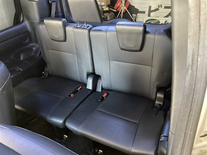 2016 Toyota Esquire DBA-ZRR80G (UW-69d9fa279a101)[14]