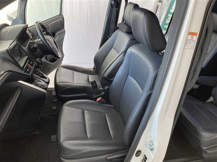 2016 Toyota Esquire DBA-ZRR80G (UW-69d9fa279a101)[16]