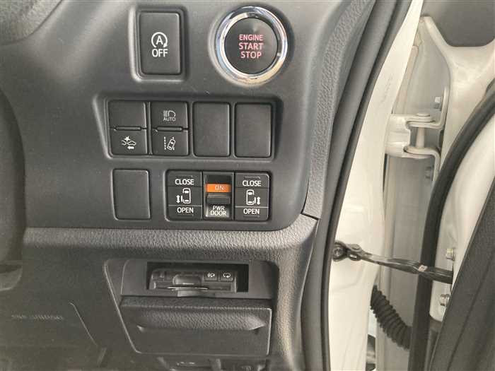 2016 Toyota Esquire DBA-ZRR80G (UW-69d9fa279a101)[19]