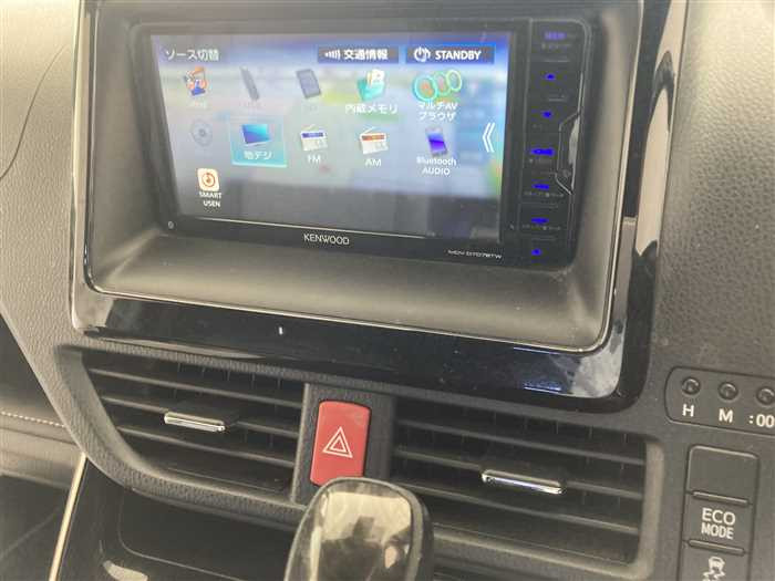 2016 Toyota Esquire DBA-ZRR80G (UW-69d9fa279a101)[22]