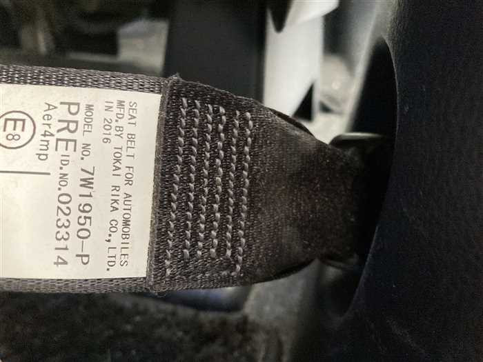 2016 Toyota Esquire DBA-ZRR80G (UW-69d9fa279a101)[25]