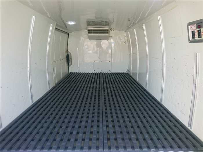 2020 Toyota Hiace Van GDH201V (UW-69d9fa2d26cde)[12]