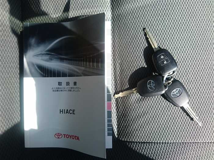 2020 Toyota Hiace Van GDH201V (UW-69d9fa2d26cde)[23]