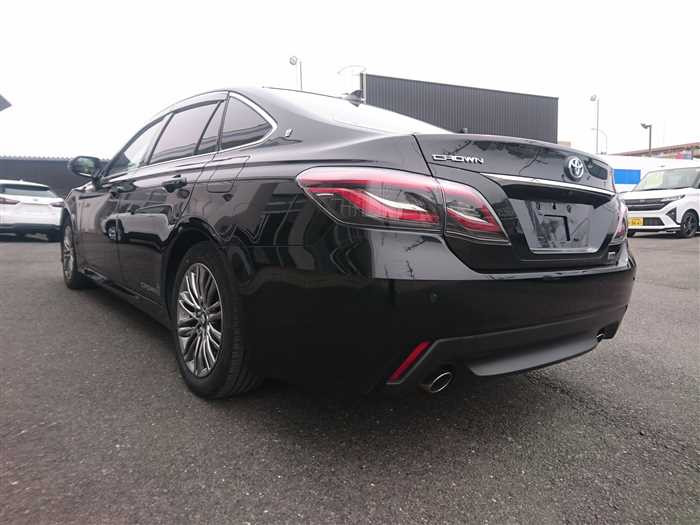 2021 Toyota Crown Hybrid AZSH20 (UW-69d9fa324d707)[2]
