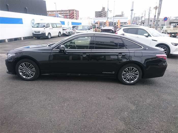 2021 Toyota Crown Hybrid AZSH20 (UW-69d9fa324d707)[6]