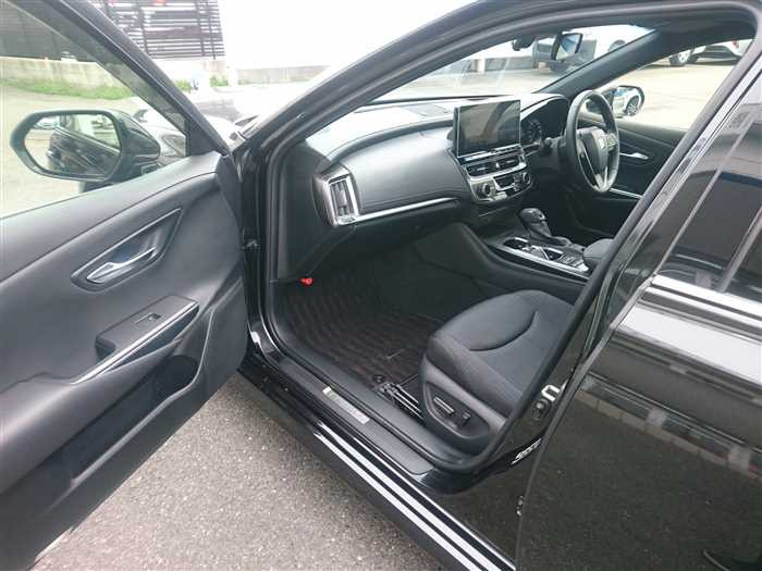 2021 Toyota Crown Hybrid AZSH20 (UW-69d9fa324d707)[10]