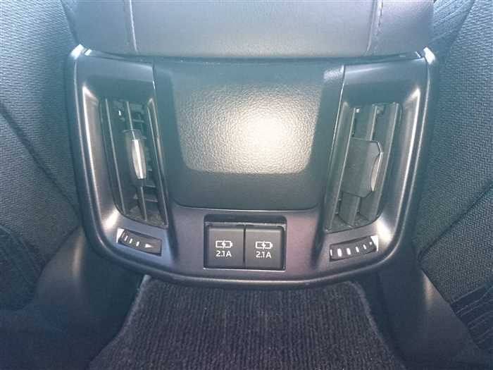 2021 Toyota Crown Hybrid AZSH20 (UW-69d9fa324d707)[13]