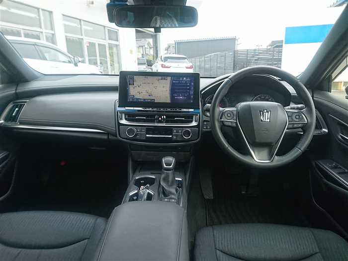 2021 Toyota Crown Hybrid AZSH20 (UW-69d9fa324d707)[14]