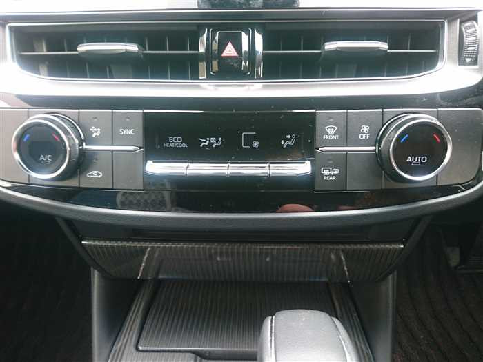 2021 Toyota Crown Hybrid AZSH20 (UW-69d9fa324d707)[18]