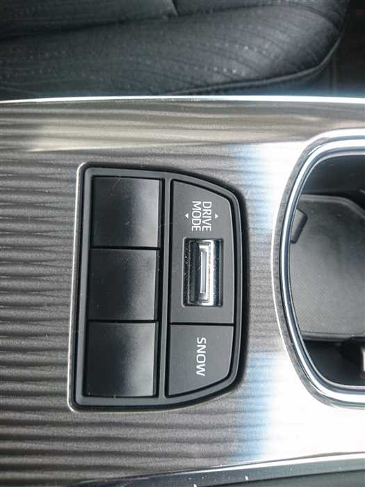 2021 Toyota Crown Hybrid AZSH20 (UW-69d9fa324d707)[19]