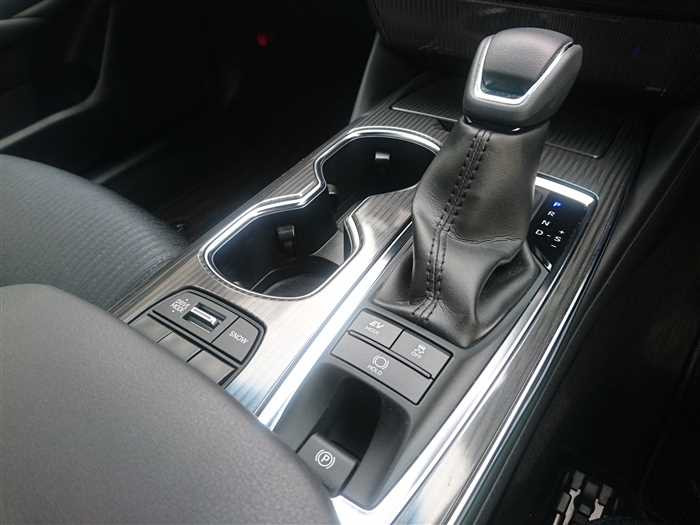 2021 Toyota Crown Hybrid AZSH20 (UW-69d9fa324d707)[22]