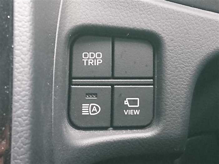 2021 Toyota Crown Hybrid AZSH20 (UW-69d9fa324d707)[23]