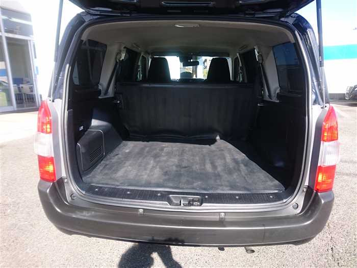 2023 Toyota Probox Van NHP160V (UW-69d9fa39104f8)[13]