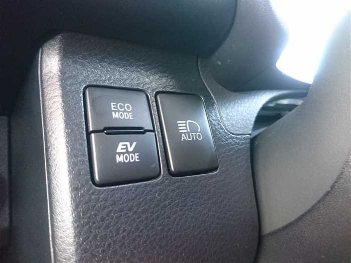 2023 Toyota Probox Van NHP160V (UW-69d9fa39104f8)[23]