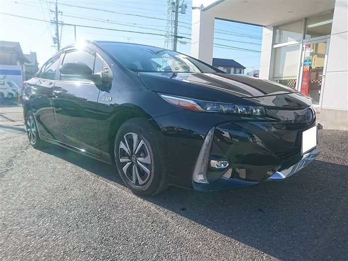 2019 Toyota Prius PHV ZVW52 (UW-69d9fa3a542b8)[1]
