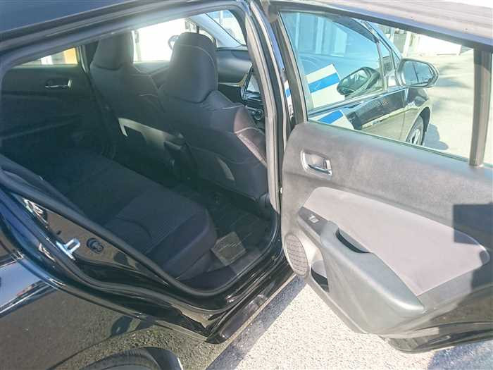 2019 Toyota Prius PHV ZVW52 (UW-69d9fa3a542b8)[9]