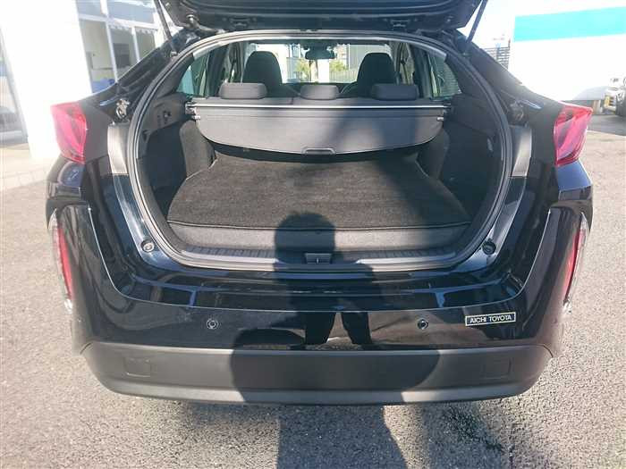 2019 Toyota Prius PHV ZVW52 (UW-69d9fa3a542b8)[12]